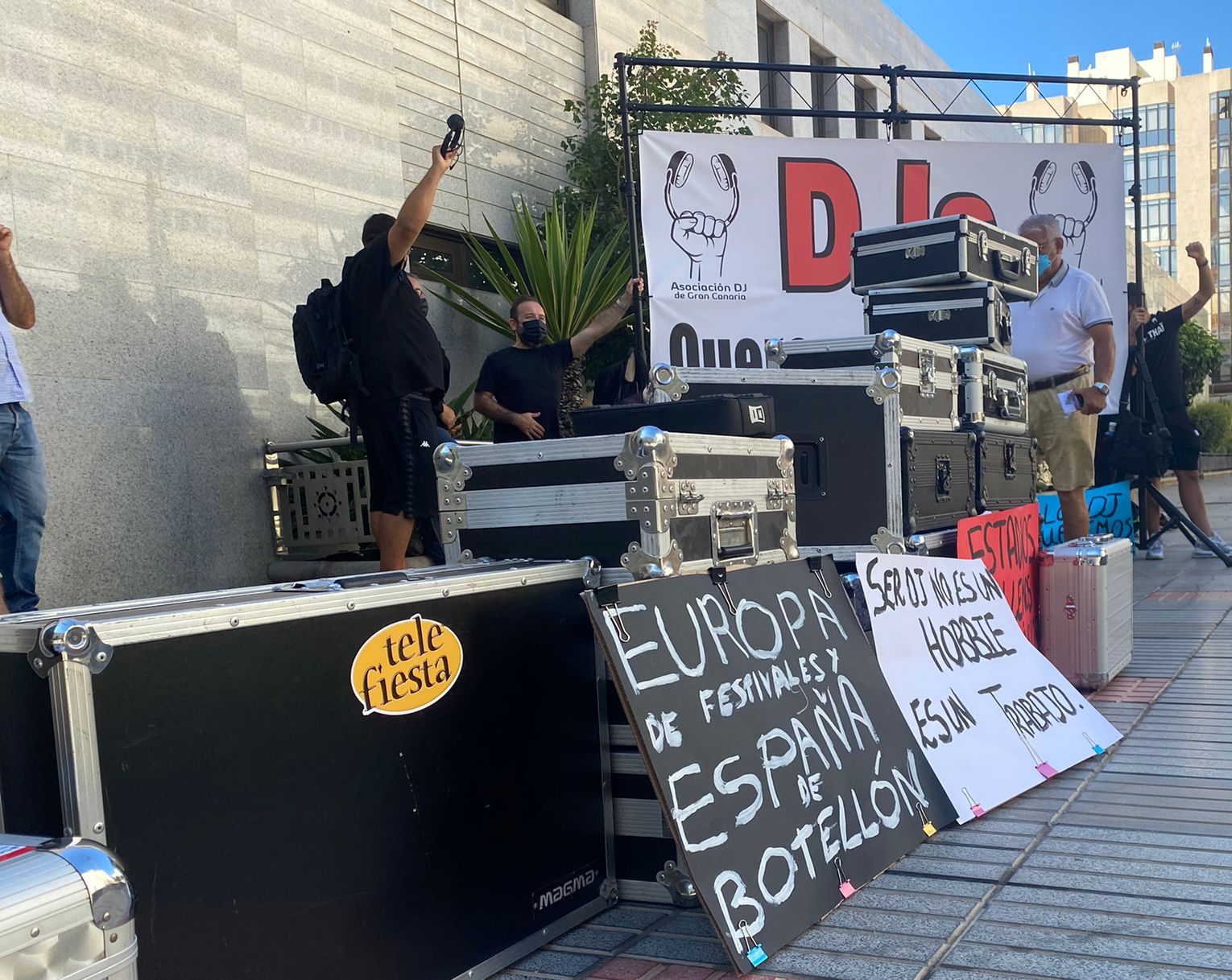 Los DJ de Gran Canaria piden que se regularice su sector post thumbnail image