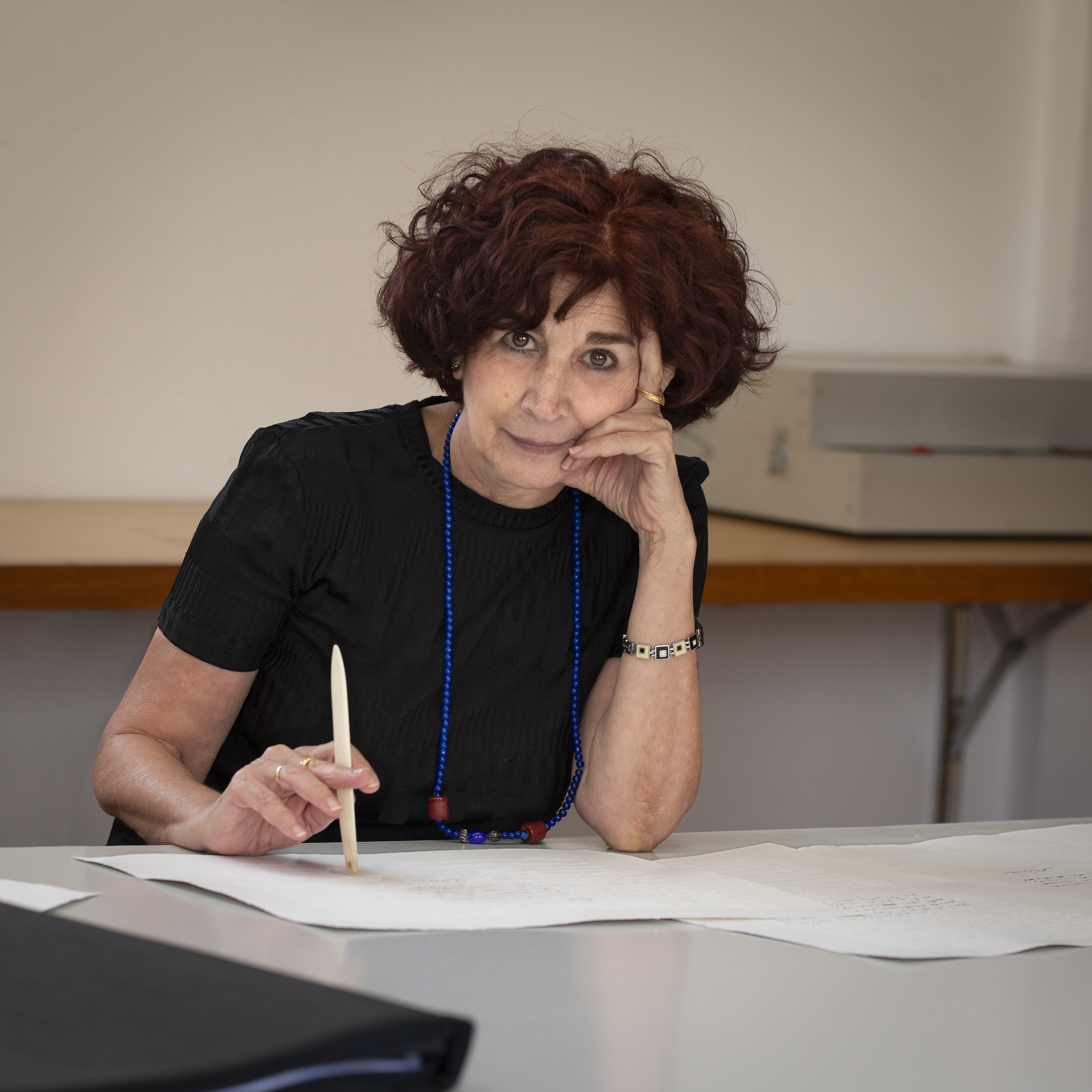 Fabiola Ubani realiza una visita guiada a la exposición ‘Galdós íntimo (cartas)’ post thumbnail image