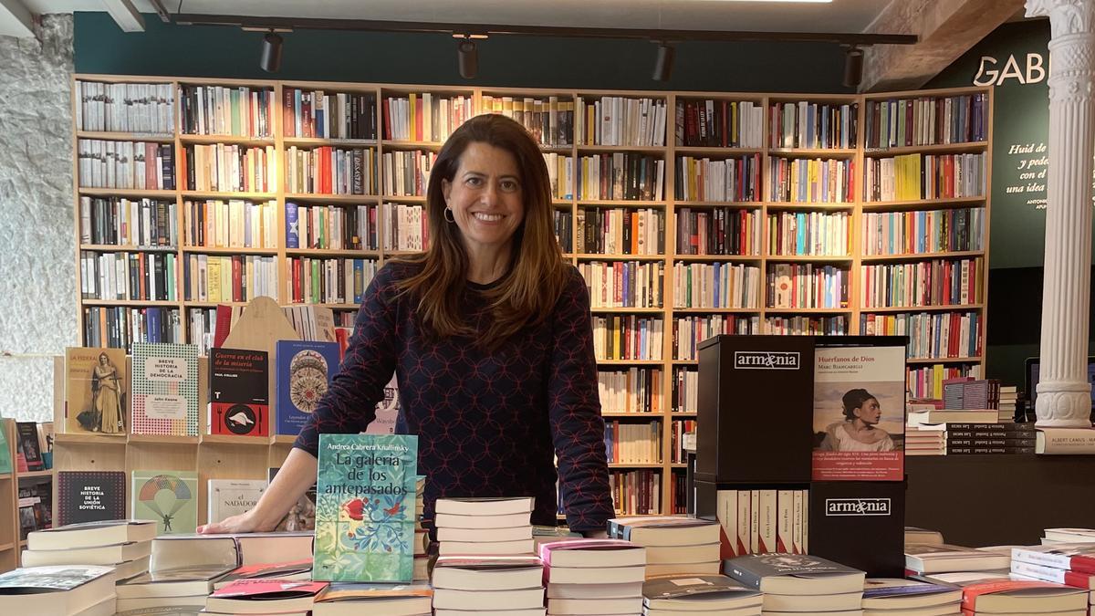 La escritora Andrea Cabrera imparte un taller literario y terapéutico post thumbnail image
