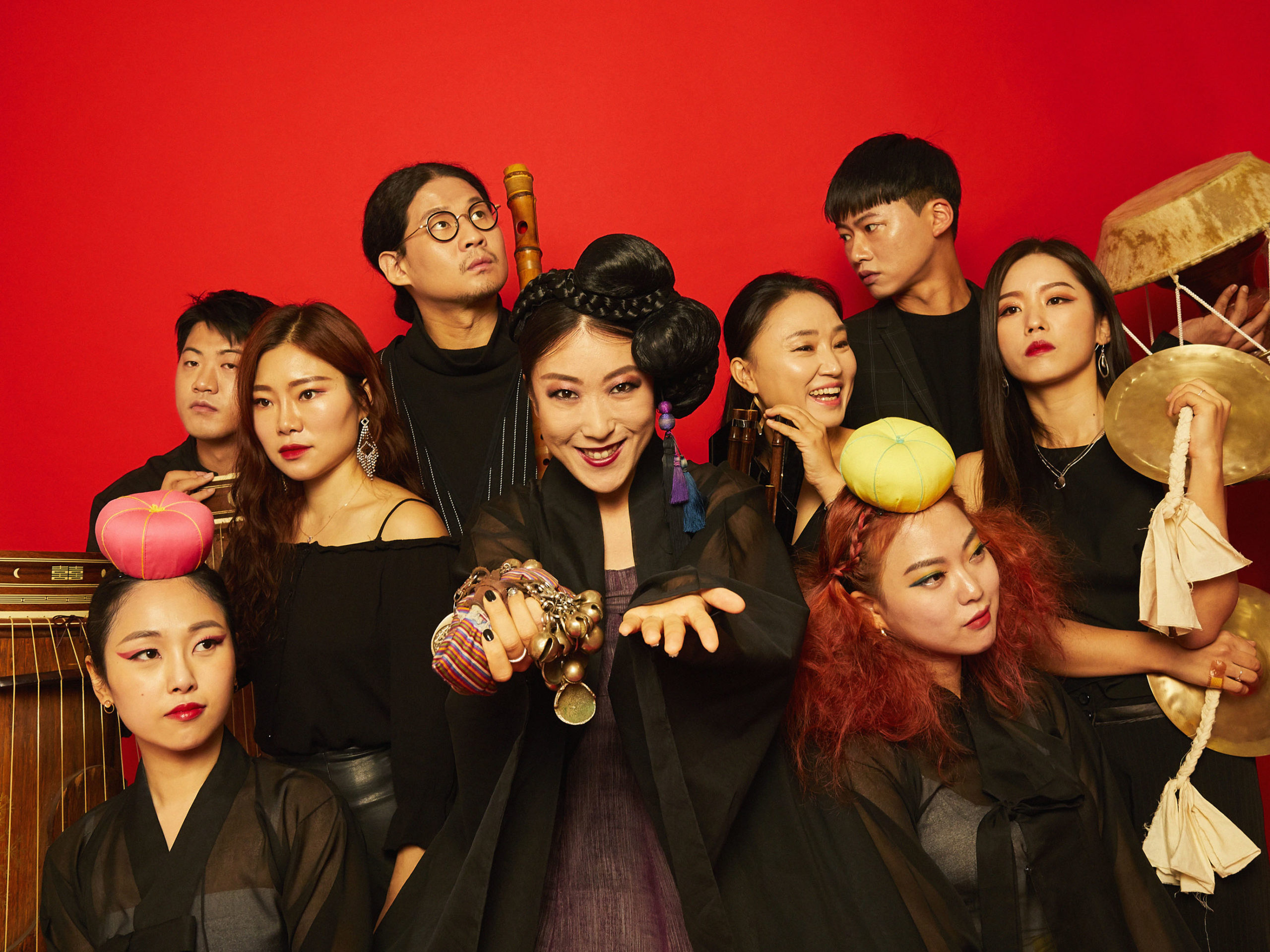 Llega el hipnótico y cabaretero folk-pop chamánico del grupo coreano ADG7 post thumbnail image