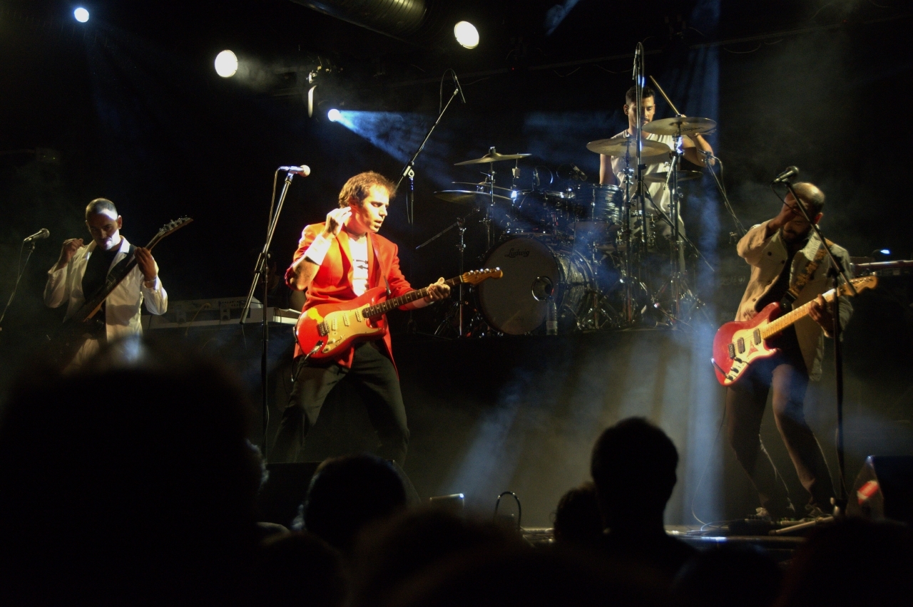 Homenaje a un concierto histórico: Dire Straits “Alchemy” post thumbnail image